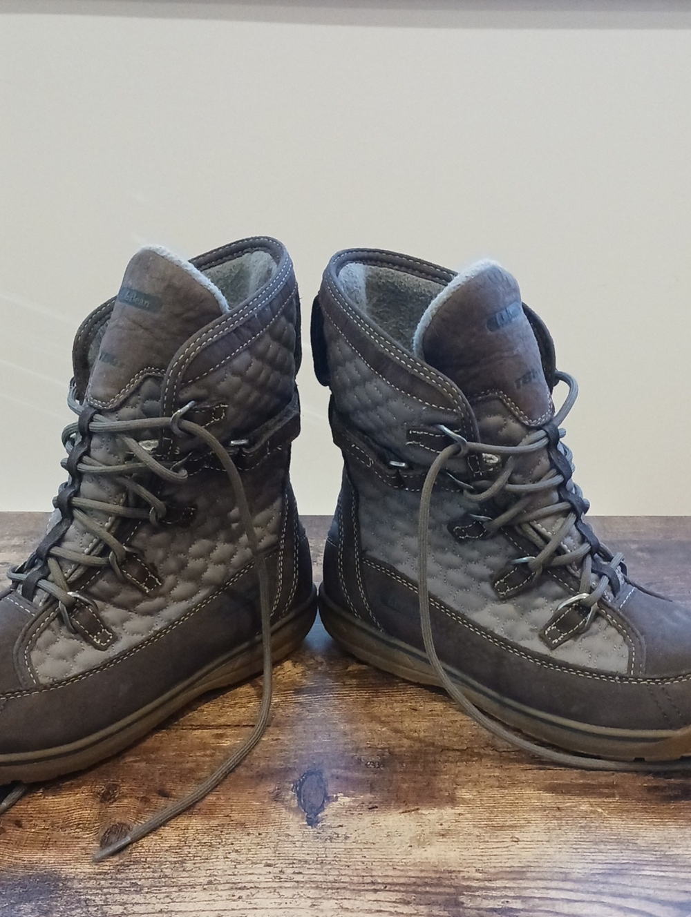 LL BEAN WOMENS TEK 2.5 WINTER BOOTS SIZE 7 M .  200 GRAM